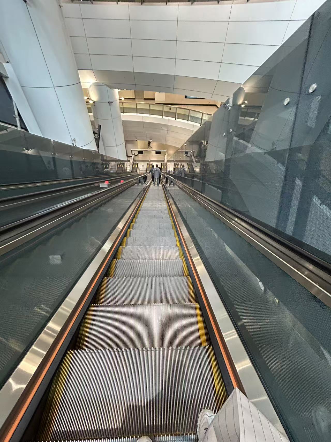 地铁.jpg 地铁.jpg